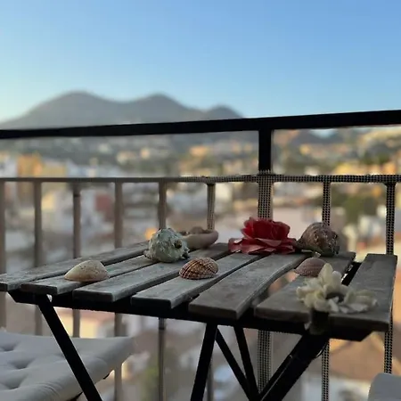 Charming With Mountain Views Malaga