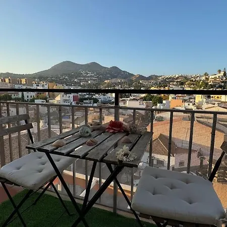 Charming With Mountain Views Malaga